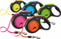 Поводок-рулетка "Flexi" "New NEON Tape Leash" со светоотражателями, ременной 5 м, (S) до 15 кг фото в интернет-магазине ZooVsem.by